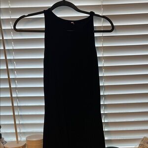 ReoRia Classic Black Midi Dress